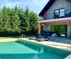 Lokve, casa independiente con piscina cerca del lago de Lokve