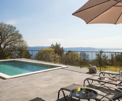 Villa con piscina in vendita vicino a Labin in Croazia