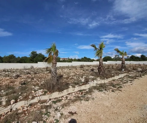 Baugrundstück (UPU-Planerstellung erforderlich) Südseite von Vir