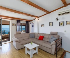 Makarska, krásna vila s bazénom a jedinečným výhľadom