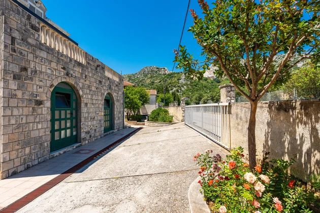 Dubrovnik, Cibaca, Einfamilienhaus mit Gewerbefläche und mehreren Wohneinheiten