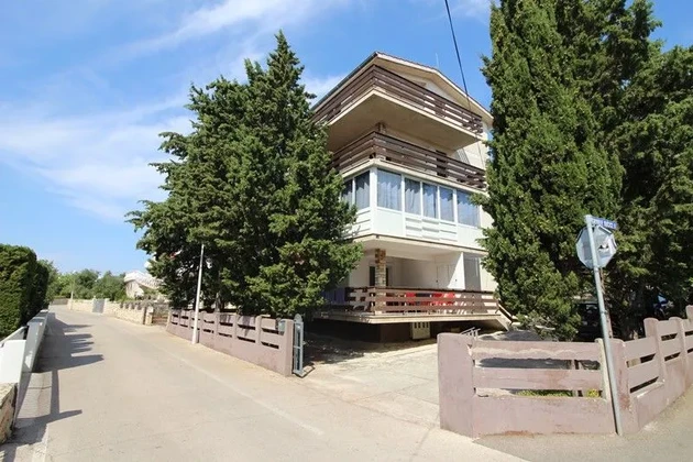 Apartmán vysoké prízemie južná strana