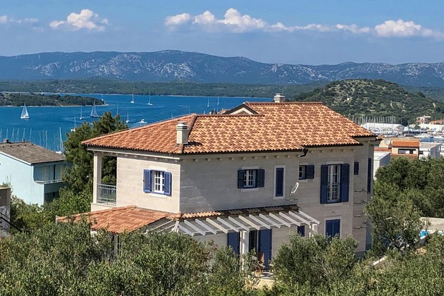 Villa en pierre à Murter