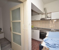 VERKAUFT - Haus zum Verkauf in Tribunj in unmittelbarer Nähe zum Strand