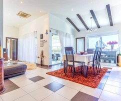 Exkluzivní dům k prodeji v Brele nedaleko pláže v Chorvatsku