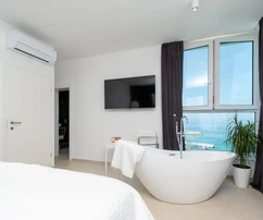 Villa with a pool for sale in Novalja in Croatia