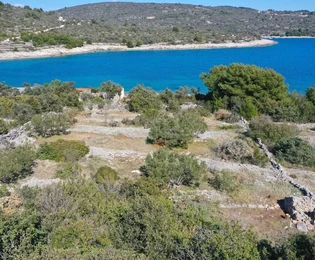 Drvenik Veli,Solinska,poljopr.,zemljište 1609 m2,od mora udaljena 25 m