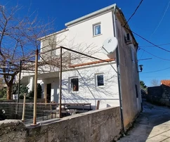 Slatine, casa bifamiliare 105 m2, su due piani, terrazza, giardino,