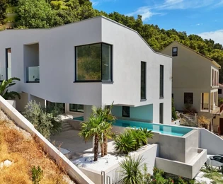 UNIQUE DESIGNER VILLA WITH INFINITY POOL AND SEA VIEW!