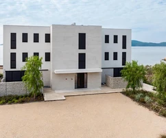 Brodarica, exkluzív villa az első vonalban a tengertől