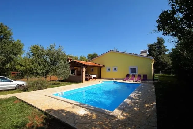 Lovely Ground floor house with pool, Istria, Marčana