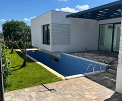 Modern villa medencével eladó Rovinjban Horvátországban