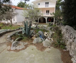 Proprietà in zona tranquilla del quartiere