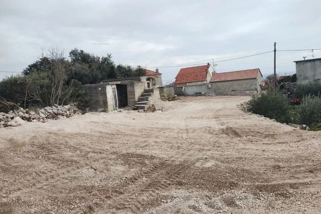 Sevid, Zaselo, terreno edificabile di 1200 m2, a 700 m dal mare e dalla spiaggia