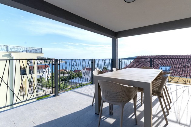 Rogoznicán modern apartmanok a tenger közelében, medencével