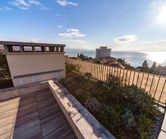 APARTAMENTO EXCLUSIVO CON VISTAS AL MAR, A 500 M DE LA PLAYA.