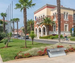 Villa en pierre modernisée à Lovreč, Istrie : Vie sereine avec charme traditionnel