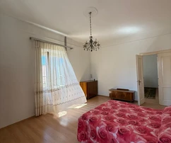 Istria, Brtonigla: Spacious sea-view apartment in center