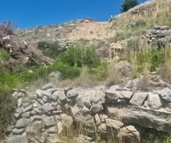 Dugi Rat, Baugrundstück 1389 m2, Meerblick, 600 m vom Strand