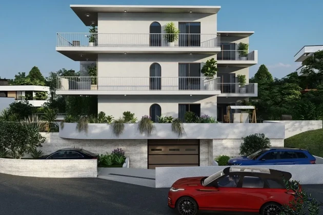 Ciovo, Slatine, třípokojový apartmán, 132 m2, 2. patro, pouze 70 m od moře, bazén