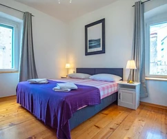 Casa in pietra in vendita sul lungomare di Sebenico in Croazia