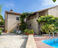 Stria, Gračišće – Három történelmi kőház medencével az óváros szívében