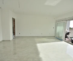 Vodice - casa bifamiliare con piscina, a 550 m dal centro