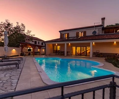 Casa Gradišće, Žminj, 398 m2