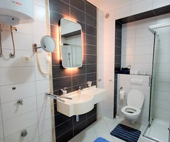 Élégant studio à Brac avec balcon à vendre