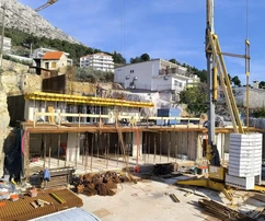Riviera di Omiš, appartamento bilocale con orientamento a sud al primo piano di un edificio di nuova costruzione, 75,95 m²