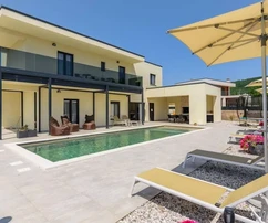 Labin: Lujosa villa nueva con piscina en venta