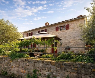Istria, Kanfanar: Casa in pietra ristrutturata con giardino
