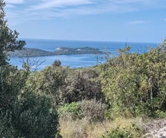 Rogoznica, terrain agricole de 19 000 m², à 900 m de la mer