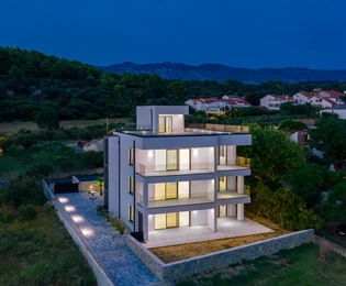 Moderne 3-Zimmer-Wohnung mit Meerblick auf Rab zu verkaufen in Kroatien