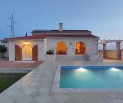 Charmante maison en pierre avec piscine, Istrie, Brtonigla