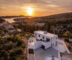 Oszałamiająca ultranowoczesna willa z widokiem na morze – Milna, Brač