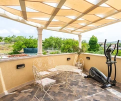 Stone villa for sale in Milna Brač in Croatia