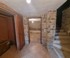 Cerovlje, Istrien: Steinhaus mit Blick auf den See