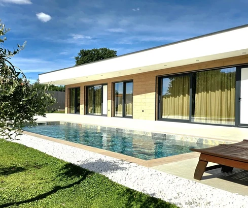 Casa a schiera con piscina in vendita vicino a Labin in Croazia