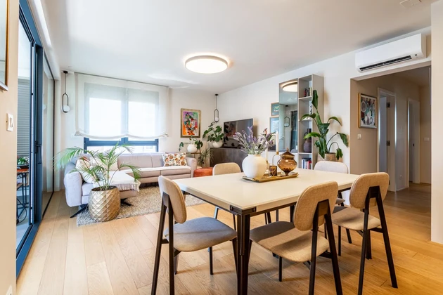 Spalato, Znjan: Bellissimo appartamento con due camere da letto in una casa di nuova costruzione con balcone e ascensore