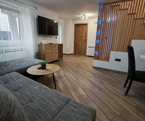 Kraljevica, Križišće, 170 m² alapterületű családi ház medencével