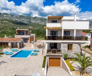 Úžasná vila s výhledem na moře v oblasti Zadar