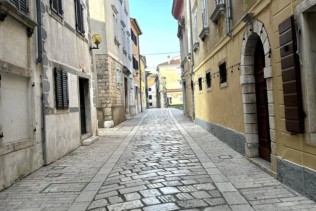 Istrie, Poreč - kouzelný apartmán v historickém centru se dvěma bytovými jednotkami