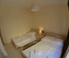 Wolnostojący dom z apartamentami na sprzedaż w Medulin w Chorwacji