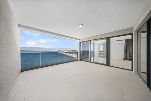 Zadar, Privlaka, luxury apartment, first row to the sea, 68.80 m²