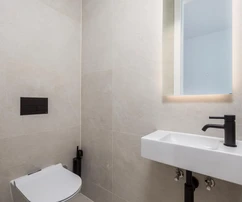 Apartamento de tres dormitorios en venta en Opatija con jardín en Croacia