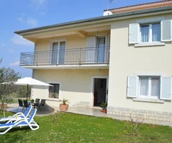 Casa con due appartamenti, Istria, Parenzo