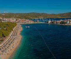 Kamienny dom z basenem na sprzedaż w Primošten w Chorwacji