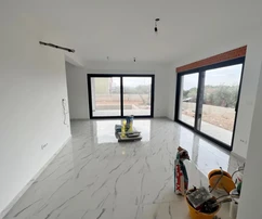 VILLA URBANA NUOVISSIMA CON PISCINA E VISTA MARE!