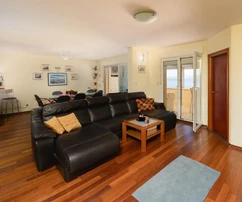 Split, Žnjan, három hálószobás, 136 m2-es lakás tengerre néző kilátással és 30 m2-es garázzsal